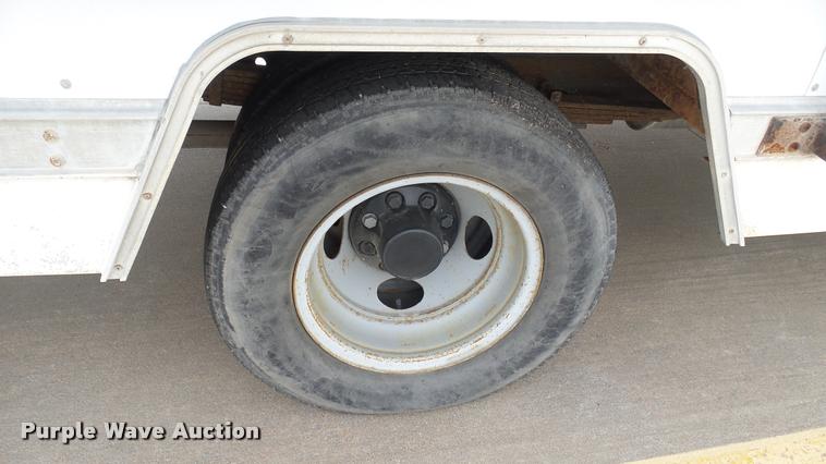 image for item DA7869 2001 Chevrolet Express G3500 box truck