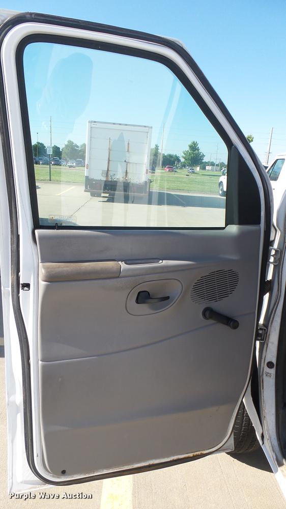 image for item DA7870 1998 Ford Econoline E250 van