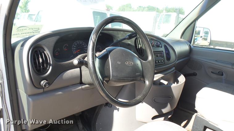 image for item DA7870 1998 Ford Econoline E250 van