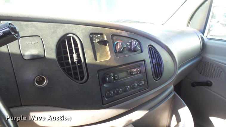 image for item DA7870 1998 Ford Econoline E250 van