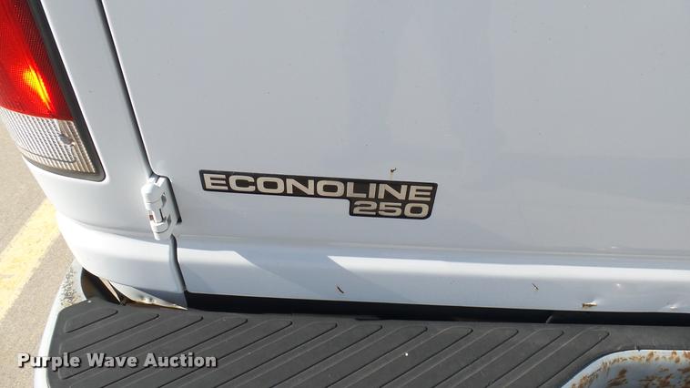 image for item DA7870 1998 Ford Econoline E250 van