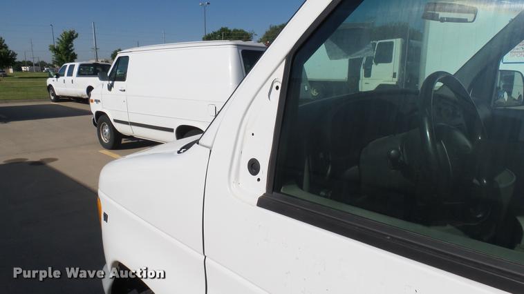 image for item DA7870 1998 Ford Econoline E250 van