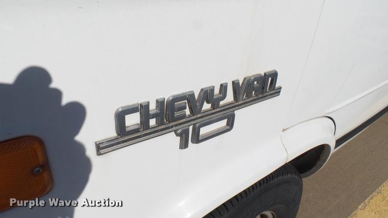 image for item DA7871 1995 Chevrolet G10 van