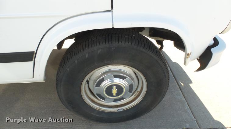 image for item DA7871 1995 Chevrolet G10 van