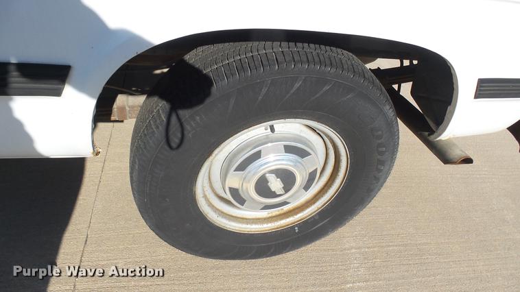 image for item DA7871 1995 Chevrolet G10 van