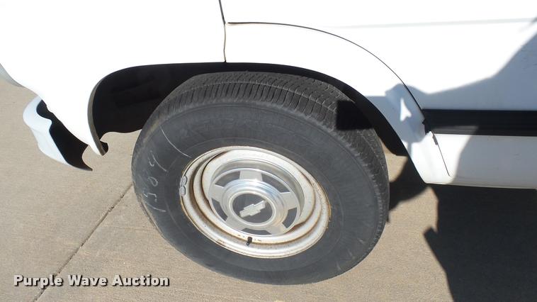 image for item DA7871 1995 Chevrolet G10 van