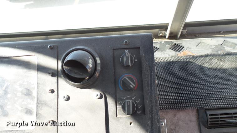 image for item DA7872 2003 Workhorse P42 delivery truck