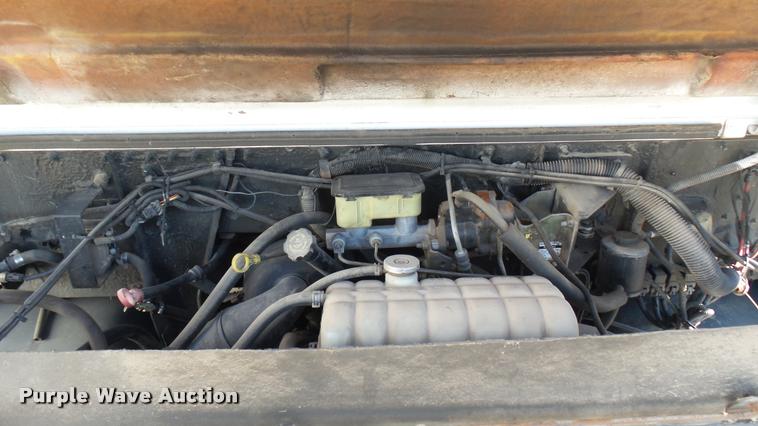 image for item DA7872 2003 Workhorse P42 delivery truck