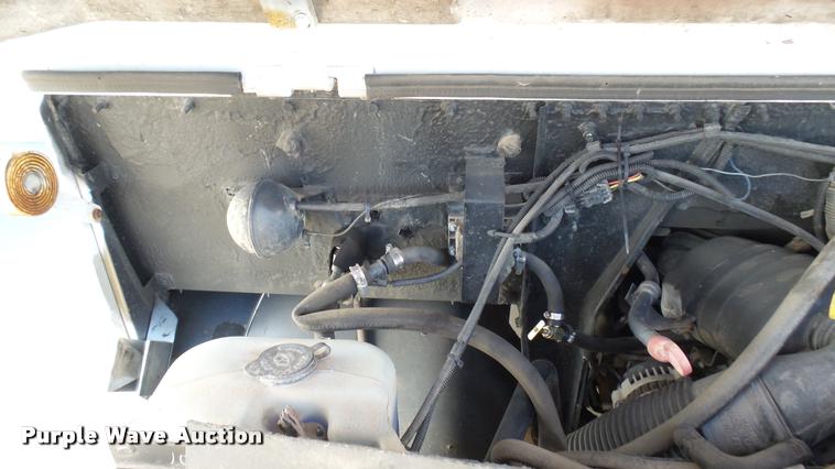 image for item DA7872 2003 Workhorse P42 delivery truck