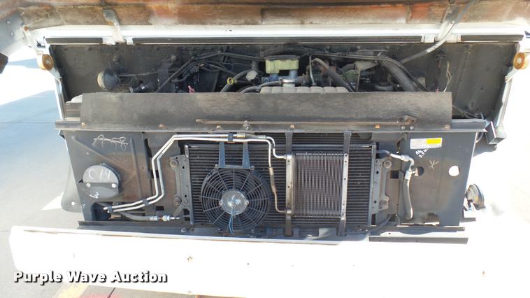 image for item DA7872 2003 Workhorse P42 delivery truck