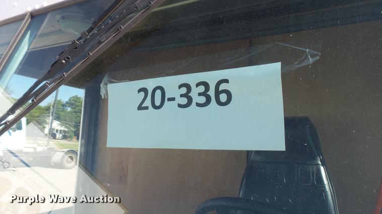 image for item DA7872 2003 Workhorse P42 delivery truck