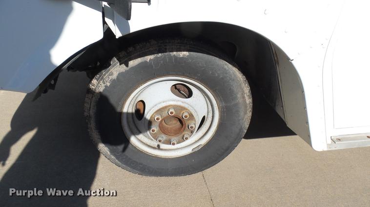 image for item DA7872 2003 Workhorse P42 delivery truck