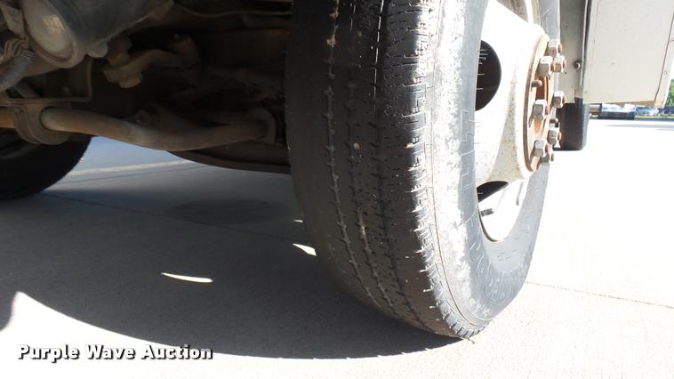 image for item DA7872 2003 Workhorse P42 delivery truck