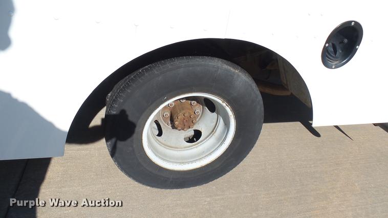 image for item DA7872 2003 Workhorse P42 delivery truck