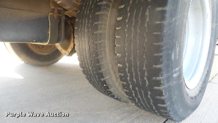 image for item DA7872 2003 Workhorse P42 delivery truck