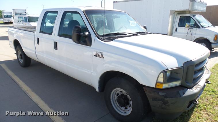 image for item DA7873 2003 Ford F250 Super Duty Crew Cab pickup truck