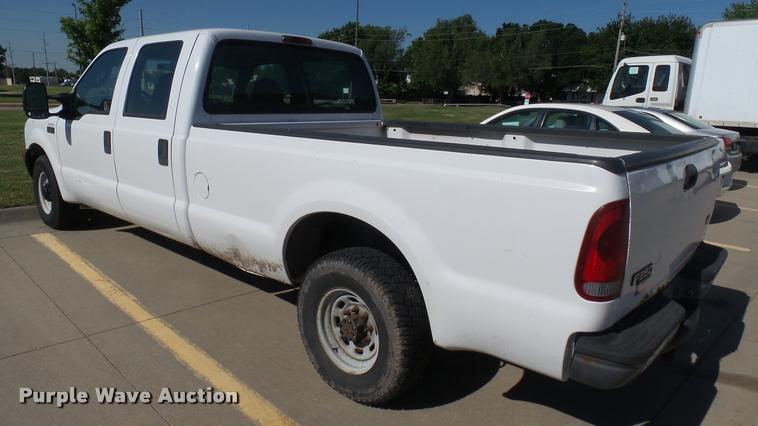 image for item DA7873 2003 Ford F250 Super Duty Crew Cab pickup truck