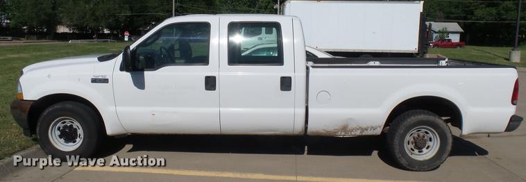 image for item DA7873 2003 Ford F250 Super Duty Crew Cab pickup truck