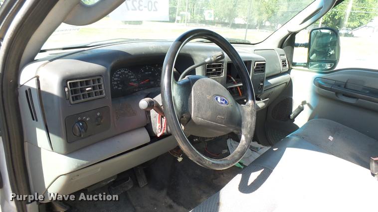 image for item DA7873 2003 Ford F250 Super Duty Crew Cab pickup truck