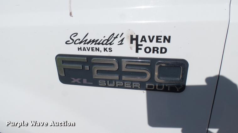 image for item DA7873 2003 Ford F250 Super Duty Crew Cab pickup truck