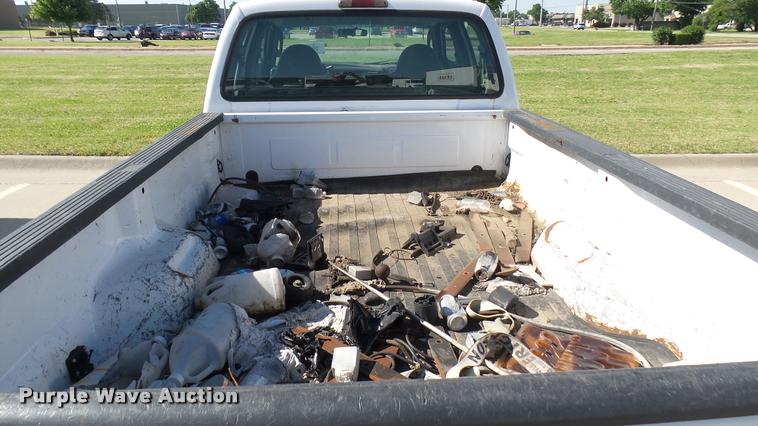 image for item DA7873 2003 Ford F250 Super Duty Crew Cab pickup truck