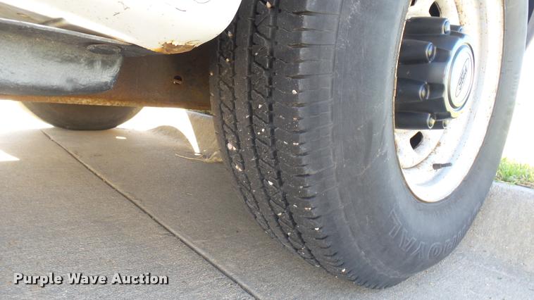 image for item DA7873 2003 Ford F250 Super Duty Crew Cab pickup truck