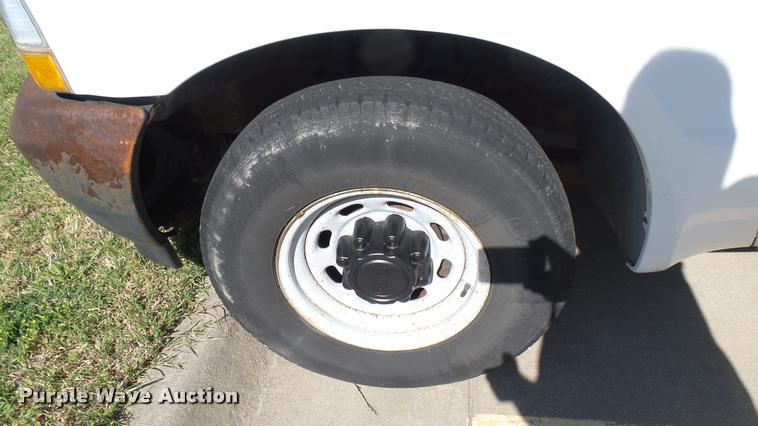 image for item DA7873 2003 Ford F250 Super Duty Crew Cab pickup truck