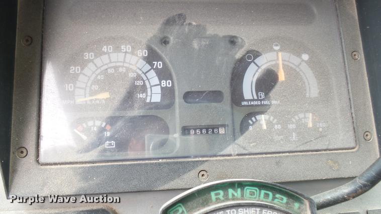 image for item DA7875 1994 Chevrolet P30 delivery truck