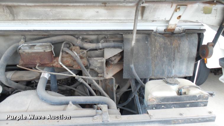 image for item DA7875 1994 Chevrolet P30 delivery truck