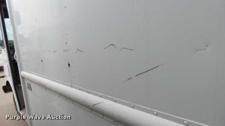 image for item DA7875 1994 Chevrolet P30 delivery truck