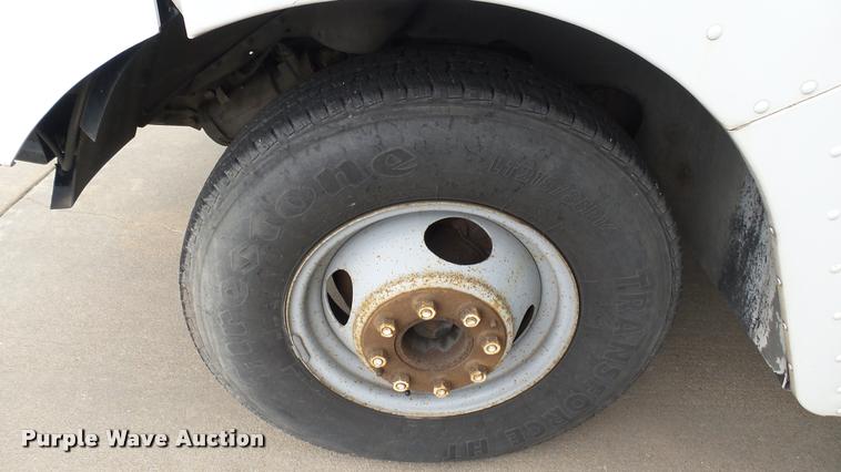 image for item DA7875 1994 Chevrolet P30 delivery truck