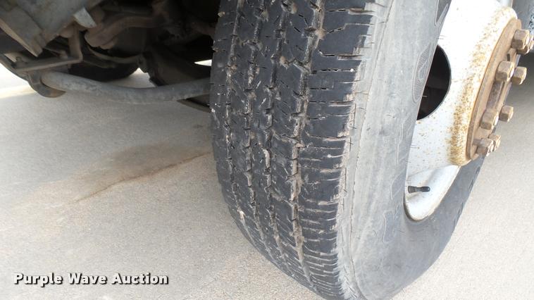 image for item DA7875 1994 Chevrolet P30 delivery truck