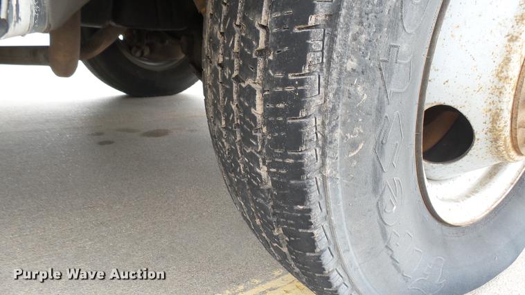 image for item DA7875 1994 Chevrolet P30 delivery truck