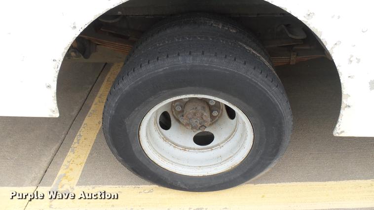 image for item DA7875 1994 Chevrolet P30 delivery truck