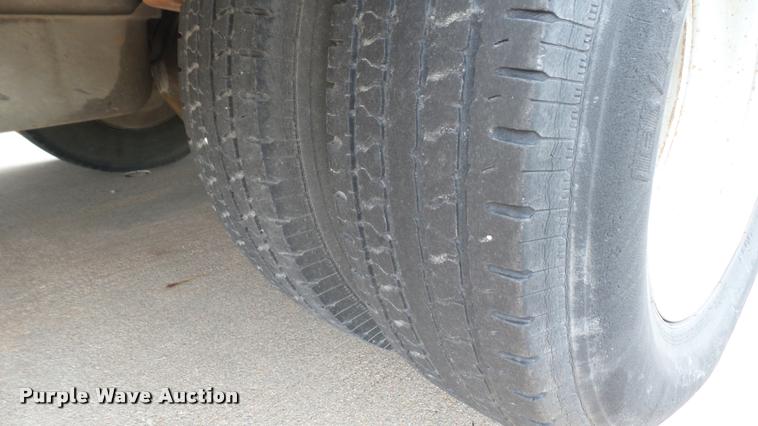 image for item DA7875 1994 Chevrolet P30 delivery truck