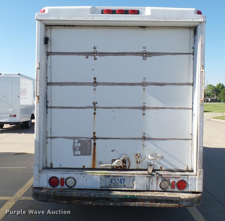 image for item DA7875 1994 Chevrolet P30 delivery truck