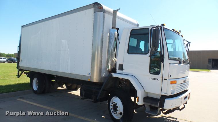 image for item DA7878 2004 Freightliner FC80 box truck