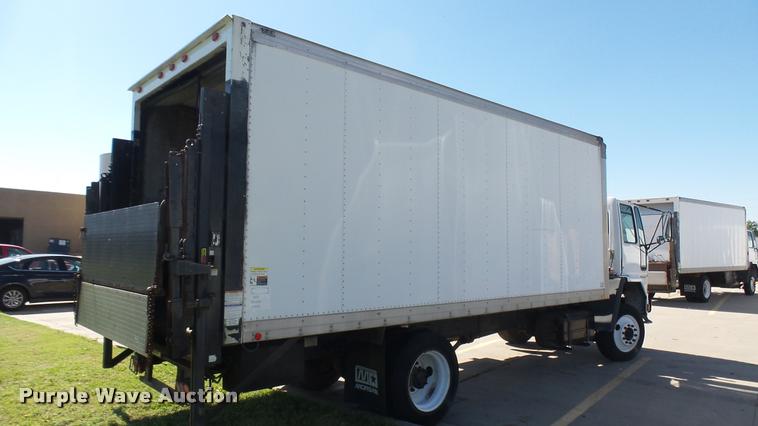 image for item DA7878 2004 Freightliner FC80 box truck