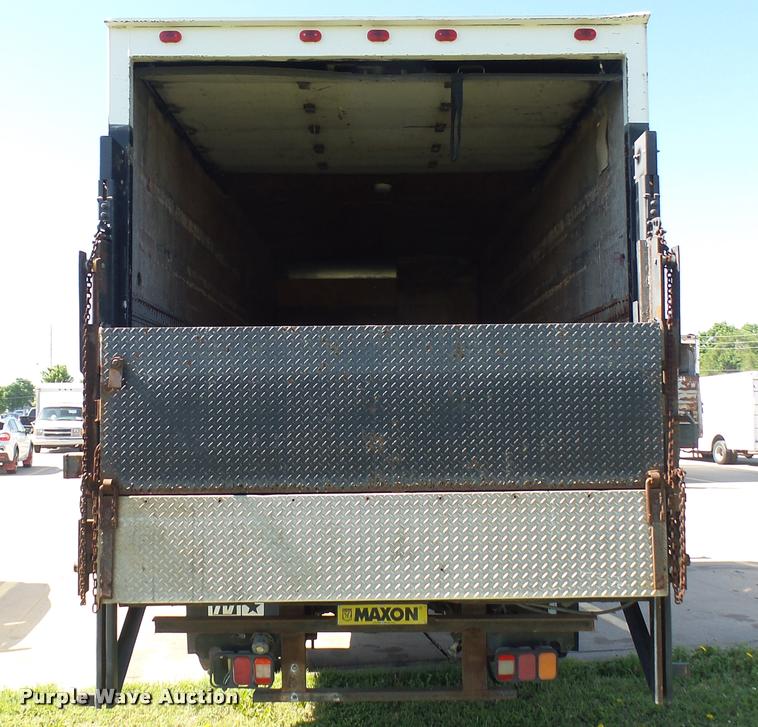 image for item DA7878 2004 Freightliner FC80 box truck