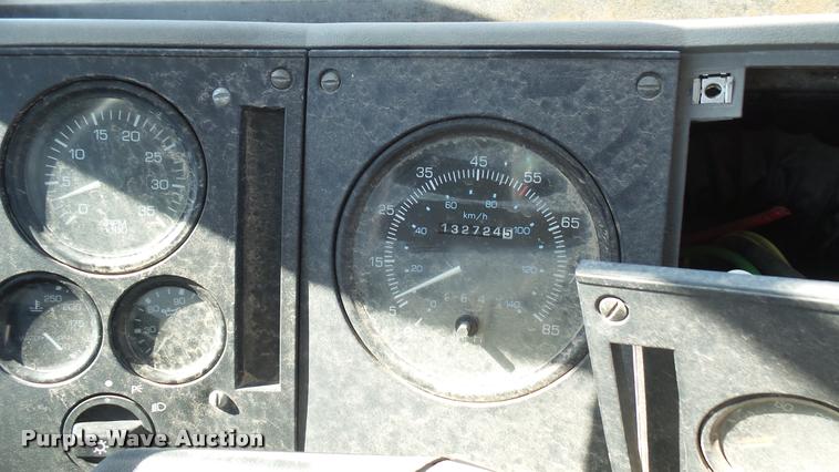 image for item DA7878 2004 Freightliner FC80 box truck