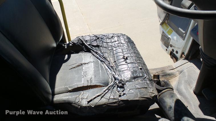 image for item DA7878 2004 Freightliner FC80 box truck