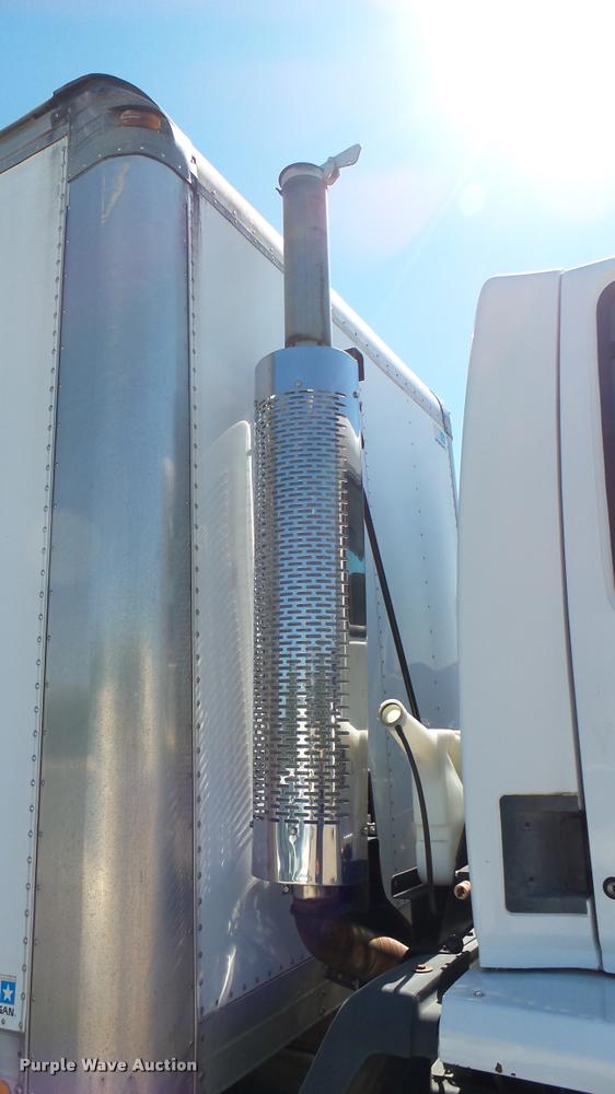 image for item DA7878 2004 Freightliner FC80 box truck