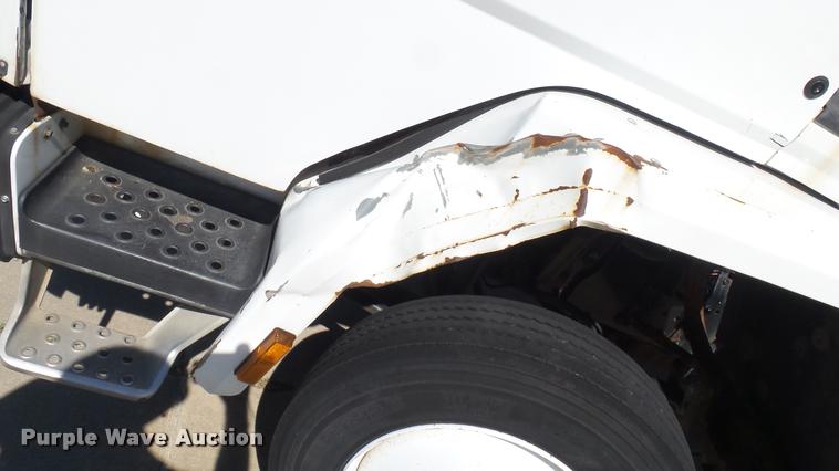 image for item DA7878 2004 Freightliner FC80 box truck