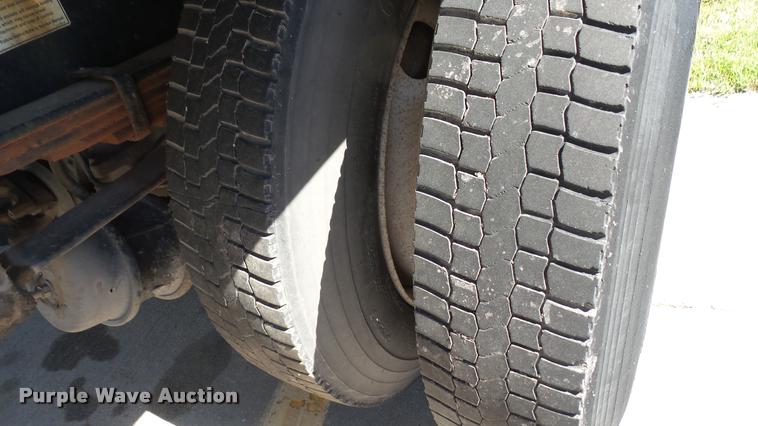 image for item DA7878 2004 Freightliner FC80 box truck