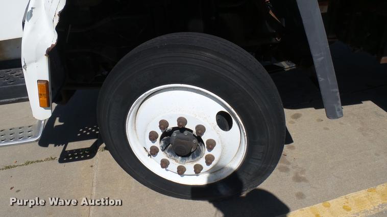 image for item DA7878 2004 Freightliner FC80 box truck