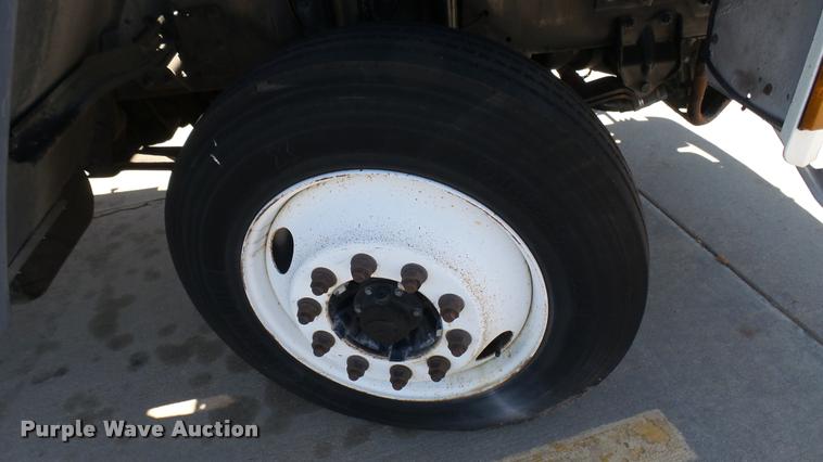 image for item DA7878 2004 Freightliner FC80 box truck