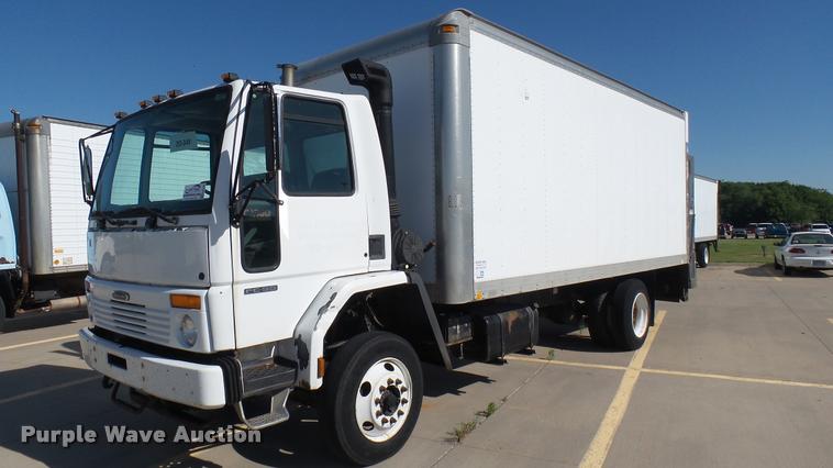 image for item DA7879 2004 Freightliner FC80 box truck