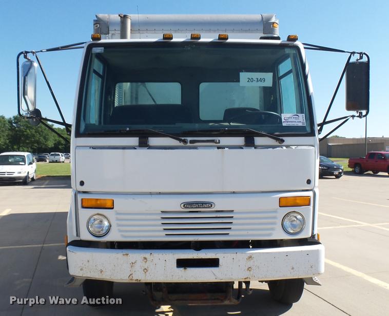 image for item DA7879 2004 Freightliner FC80 box truck