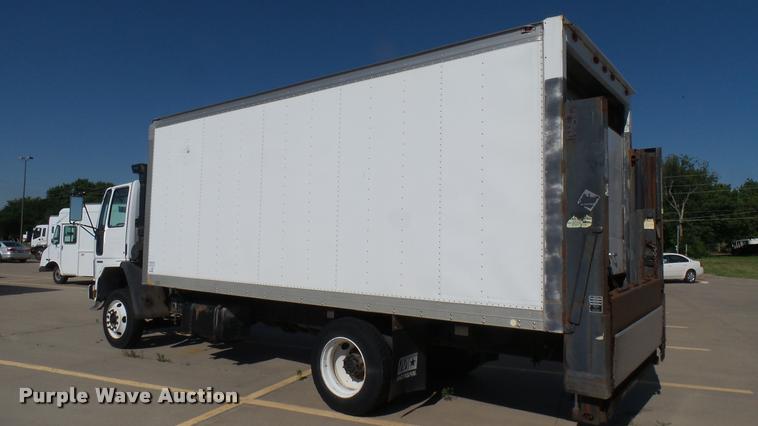 image for item DA7879 2004 Freightliner FC80 box truck