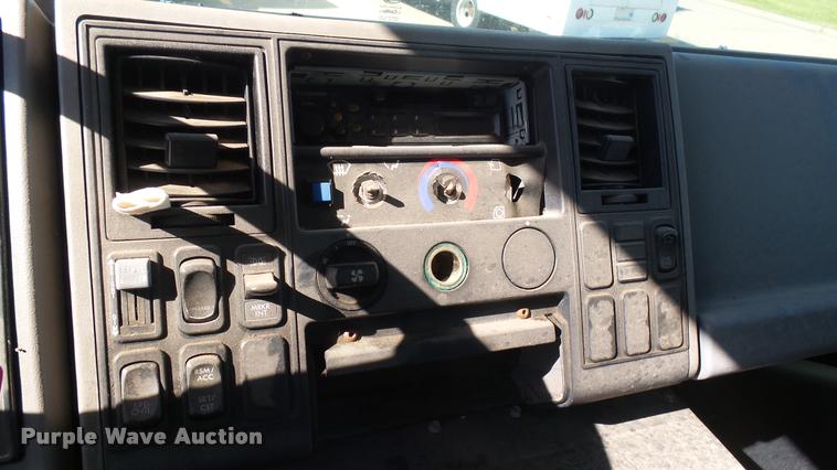 image for item DA7879 2004 Freightliner FC80 box truck